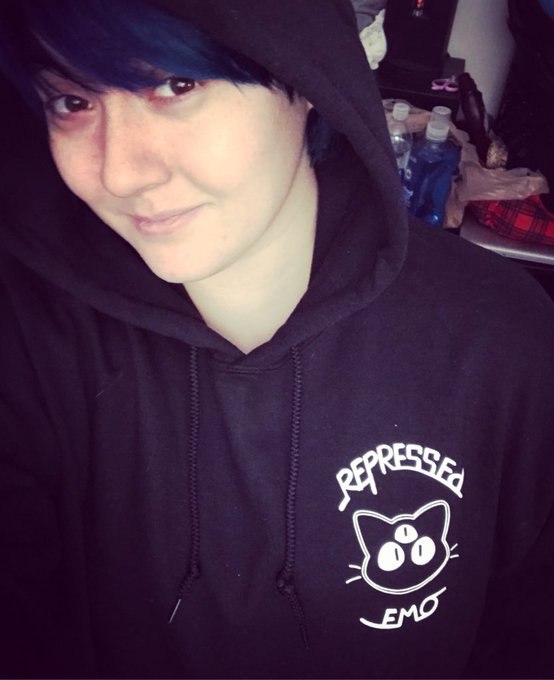 Yee!!! Got my Repressed Emo hoodie today!! 😍💀 #repressedemo #crankthatfrankmerch @CrankThatFrank https://t<a href="/tag/repressedemo"class="tags"><span>#repressedemo</span></a><a href="/tag/crankthatfrankmerch"class="tags"><span>#crankthatfrankmerch</span></a>