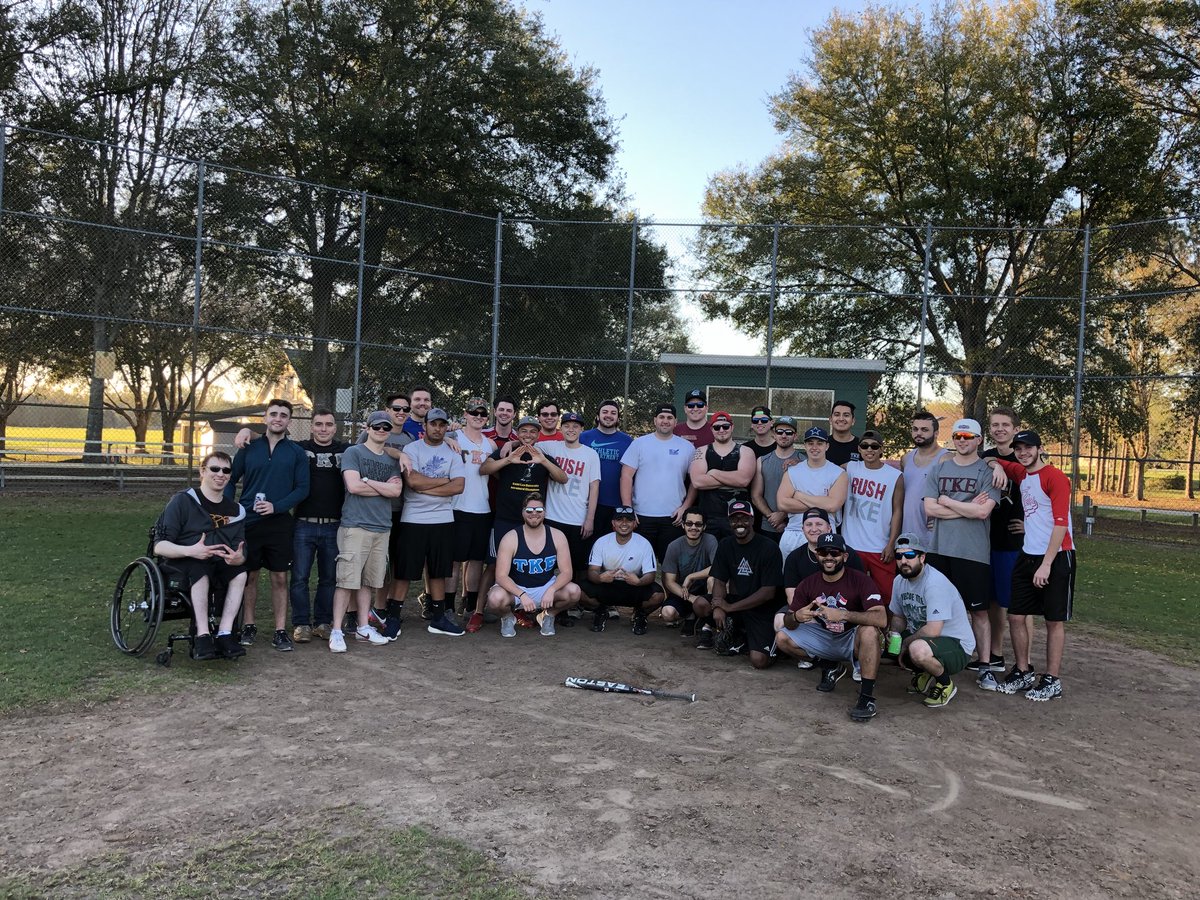 saintleotekes's tweet photo. TKE Alumni vs Actives Softball game #IAMTKE #SaintLeo https://t.co/4PfQYIRoXx