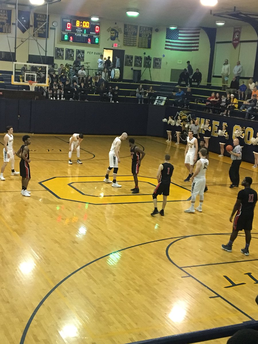 PirateScores's tweet photo. WC Boys Basketball getting set to battle Oakwood in the Pit! Go Pirates! https://t.co/go0kU5gLR1