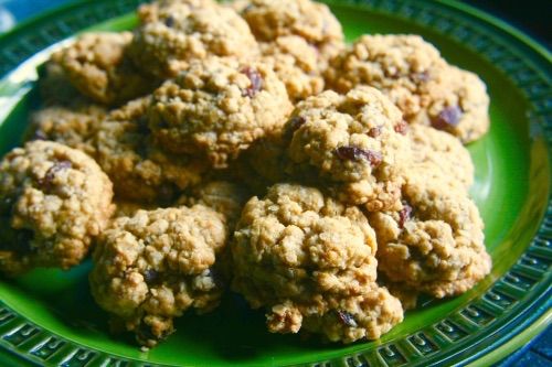 Nothing beats an old-fashioned oatmeal cookie - unless it's also #glutenfree &amp; #eggfree! #Recipe by <a href="/BobsRedMill/">Bob's Red Mill</a> bit.ly/2m8dyvq