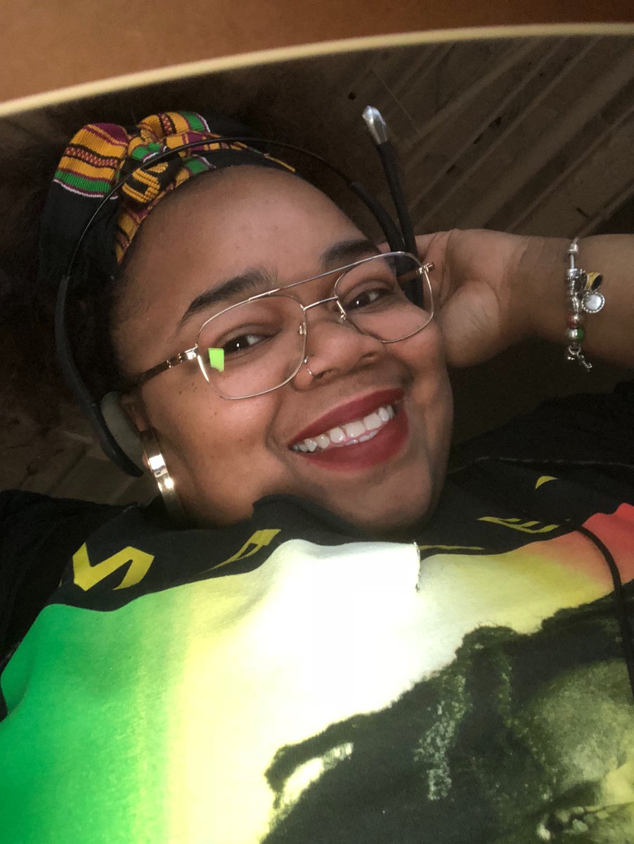 SheSoChi's tweet photo. #BlackPanther #BlackExcellence The movie was AWESOME 👏🏾 ✊🏾💚🖤❤️ ..... I’m packing my bags ... WAKANDA here I come 😘 https://t.co/68ZcduKgA1