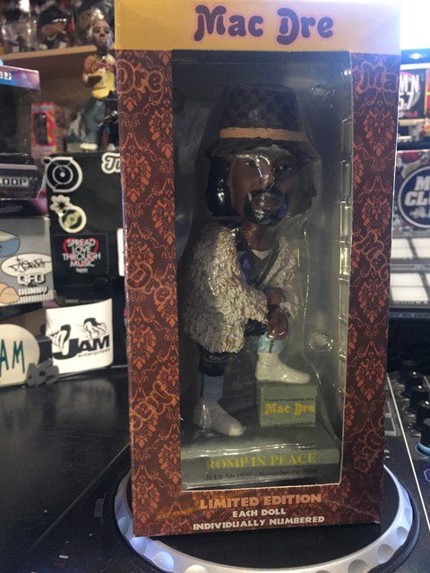 DJJAMDPG's tweet photo. Just in!!! Mac Dre “Romp In Peace” BobbleHead. Thanks @CityHallRecords #MACDRE #THIZZ #JAMLOVESHISACTIONFIGURES #ACTIONFIGURES #COLLECTOR #LIMITEDEDITION #BAYAREARAP #RompInPeace #rap #music #legend #bayarea #macdre #macdreart #macdrecollection https://t.co/oNOJybauji