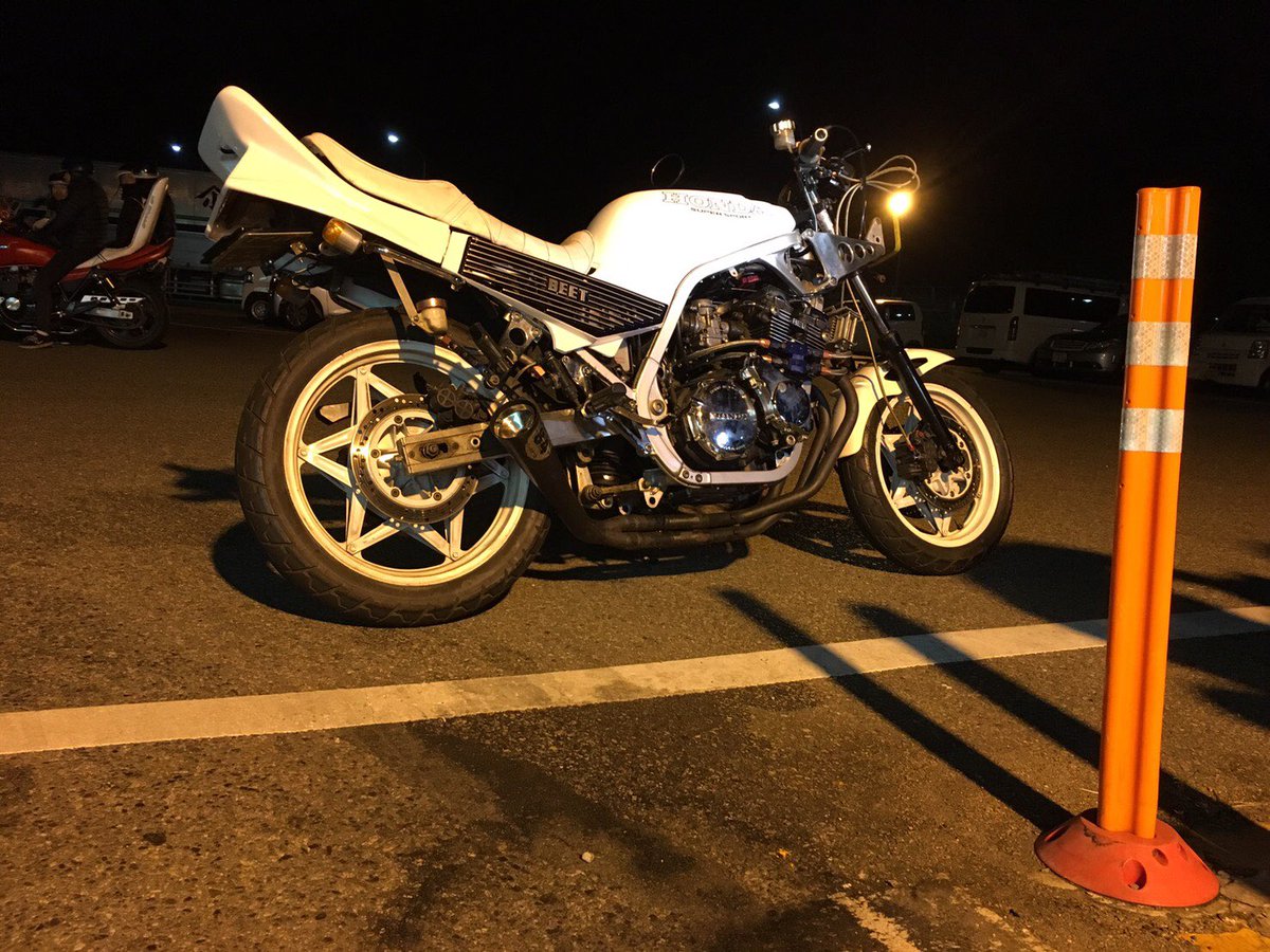 aaxxxxx V Twitter Cbr400f売ります 詳細dmでお願いします 車検ほぼ満タンです Cbx400f売ります Cbr400f売ります