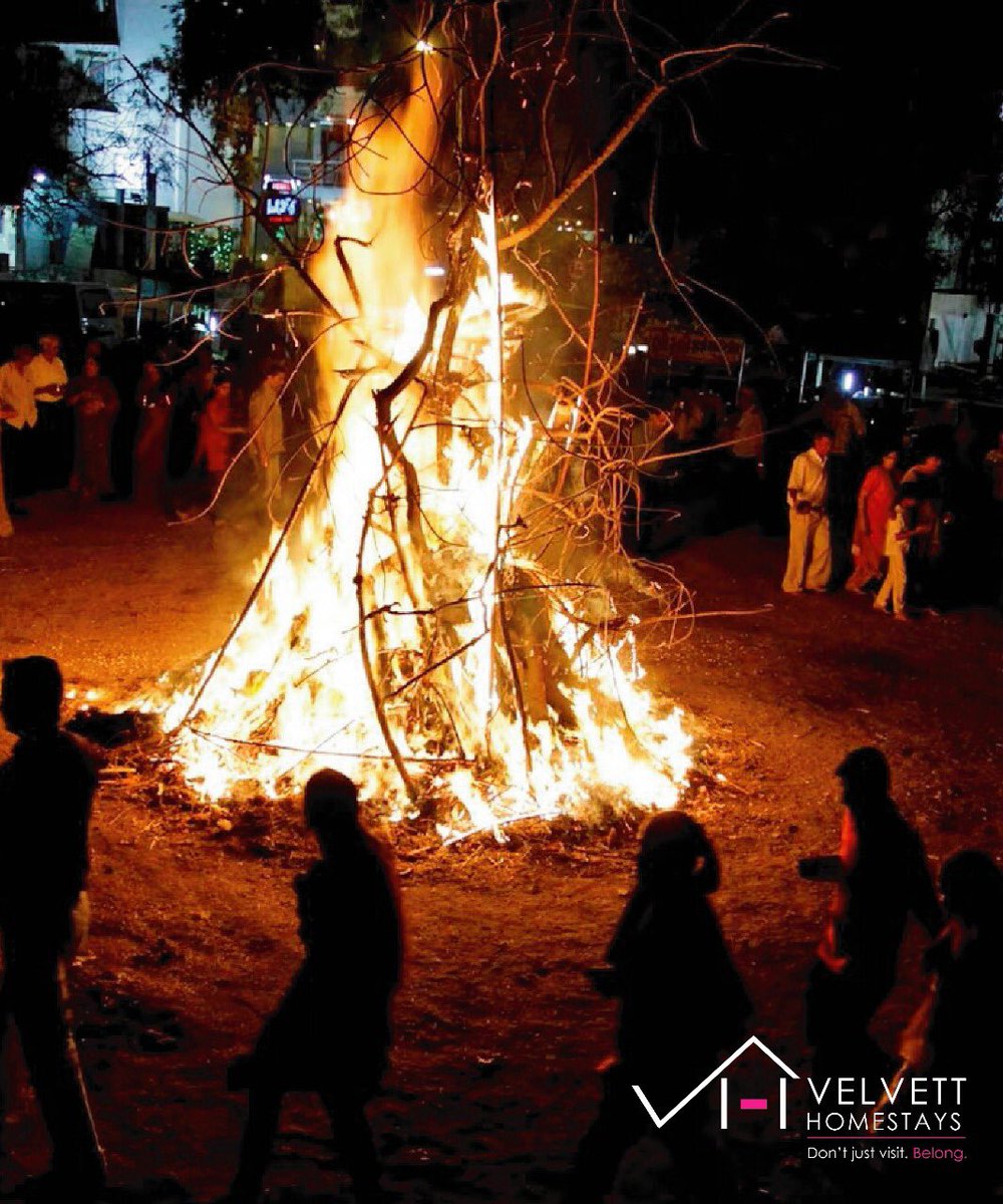 VHomestays's tweet photo. The eve of #Holi is often marked by burning pyres to represent the death of Holika. The celebration is called #HolikaDahan, and signifies a triumphant victory of good over evil. Talk about adding fuel to the fire!

#VelvettHomestays #HappyHoli #FestivalOfColour #HoliHai https://t.co/7i3wSvFgXN