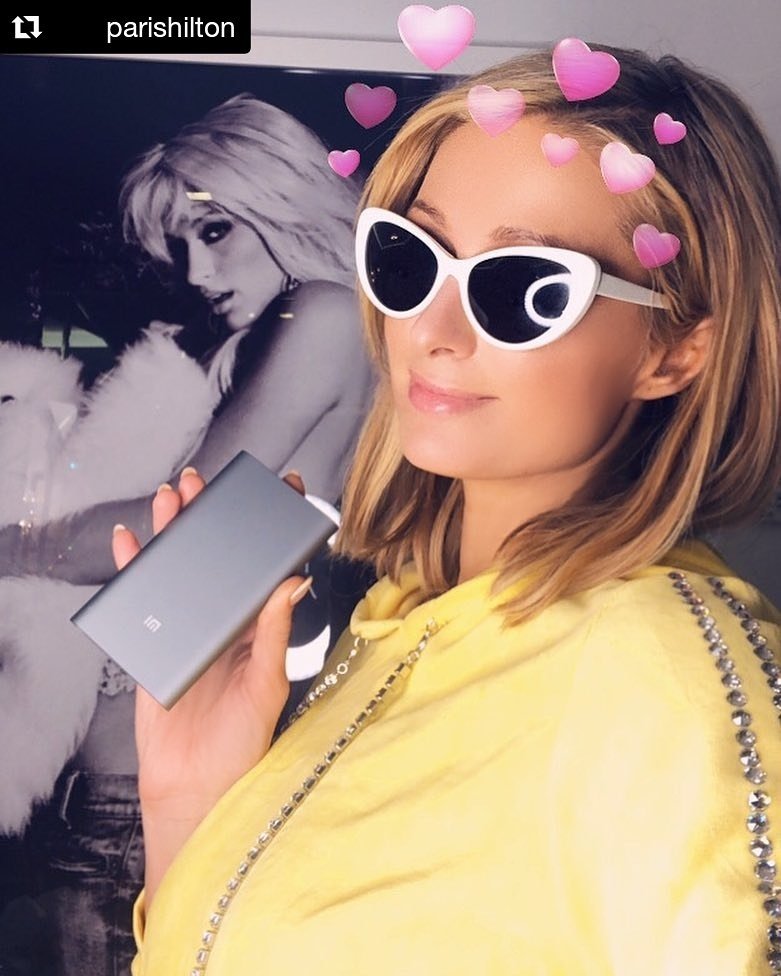 donovansung's tweet photo. Check out these fashion icons at #NYFW with the amazing Mi Power Bank Pro. With 10,000mAh of battery, you can keep your phone 💯% charged and never miss a #SelfieMoment 😎🤩⚡️📱⚡️ 💛 #PoweredByMi #Xiaomi https://t.co/qUbQGDKN8x