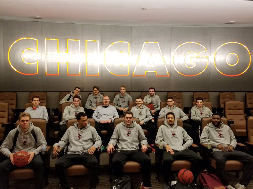 CMU_TartanHoops's tweet photo. We had a great practice today in Chicago at the Chicago Bulls practice facility! Special thanks to assistant coach Pete Myers for showing us around the facility. Really cool experience for the guys!! @NewsUAA @tartanathletics #TartanProud https://t.co/FEWzWEJVTc