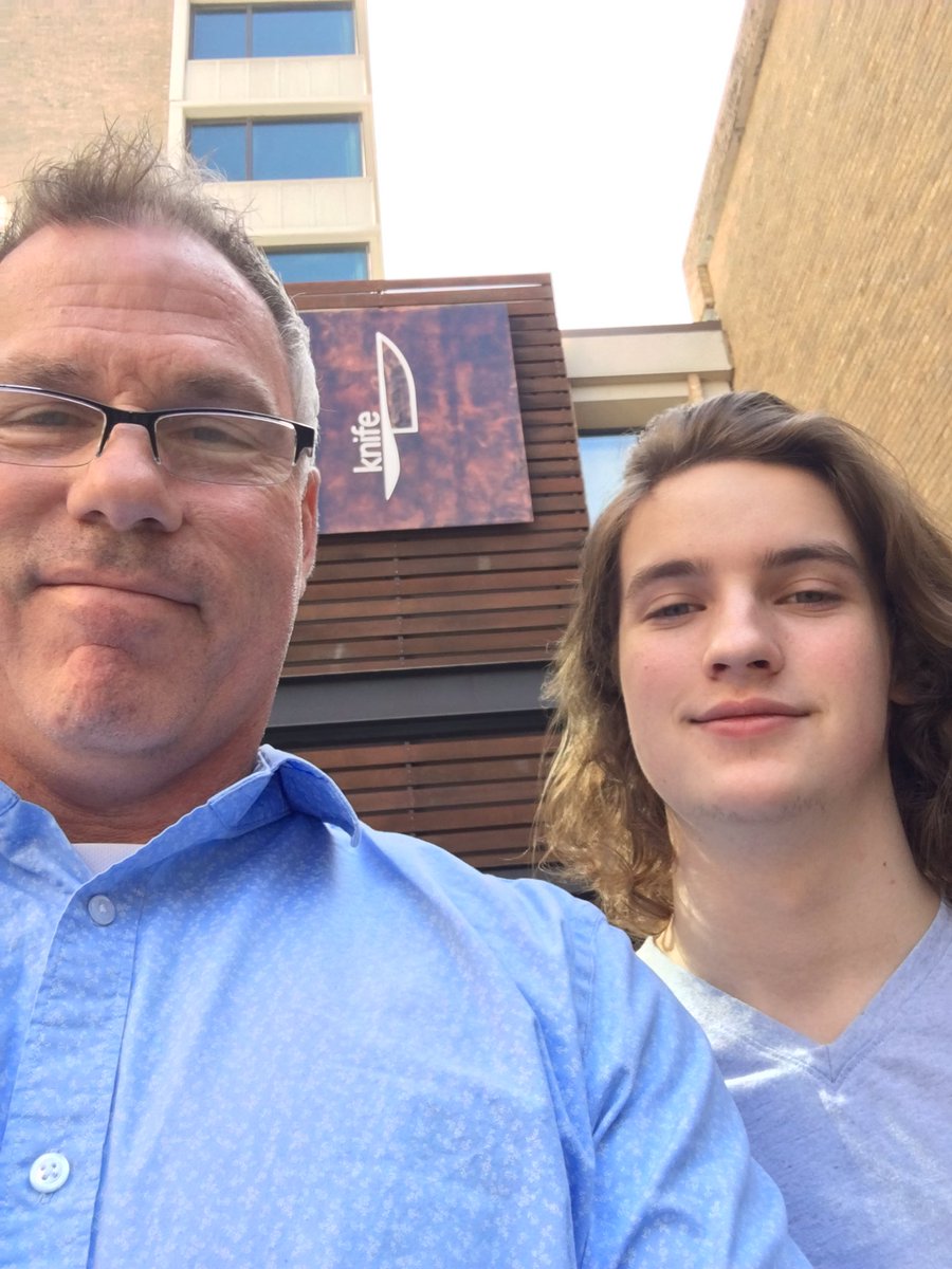 DavidFraze1's tweet photo. 18th Birthday lunch with @braeden_fraze. Celebrated at Knife Steak House! #baconandbeef https://t.co/qwtMEjzulp