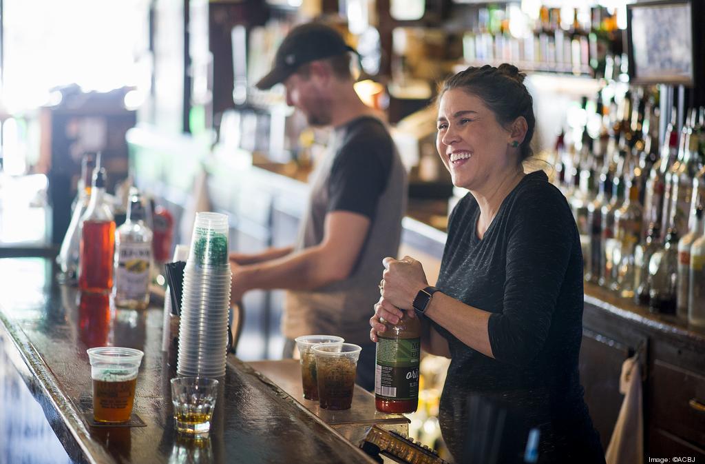 KCBizJournal's tweet photo. Kelly's Westport Inn (@KellysBarKC) is a local legend. Its story – told in this photo essay – began when an Irish immigrant named Randal Kelly got a job as a bartender 71 years ago. https://t.co/sAWEda0lS1 📸 https://t.co/HJo4qXzllE