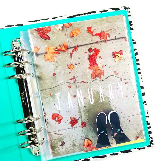 popfizzpaper's tweet photo. New #projectlife pages filled with travel, friends, and ridiculous boys and dogdogs. 😂 Link to the video in my profile! #projectlifepages #scrapbook #scrapbooking #studiocalico #pocketpage #pocketpages https://t.co/DYJ2MqlZBa https://t.co/EbLPuifLds