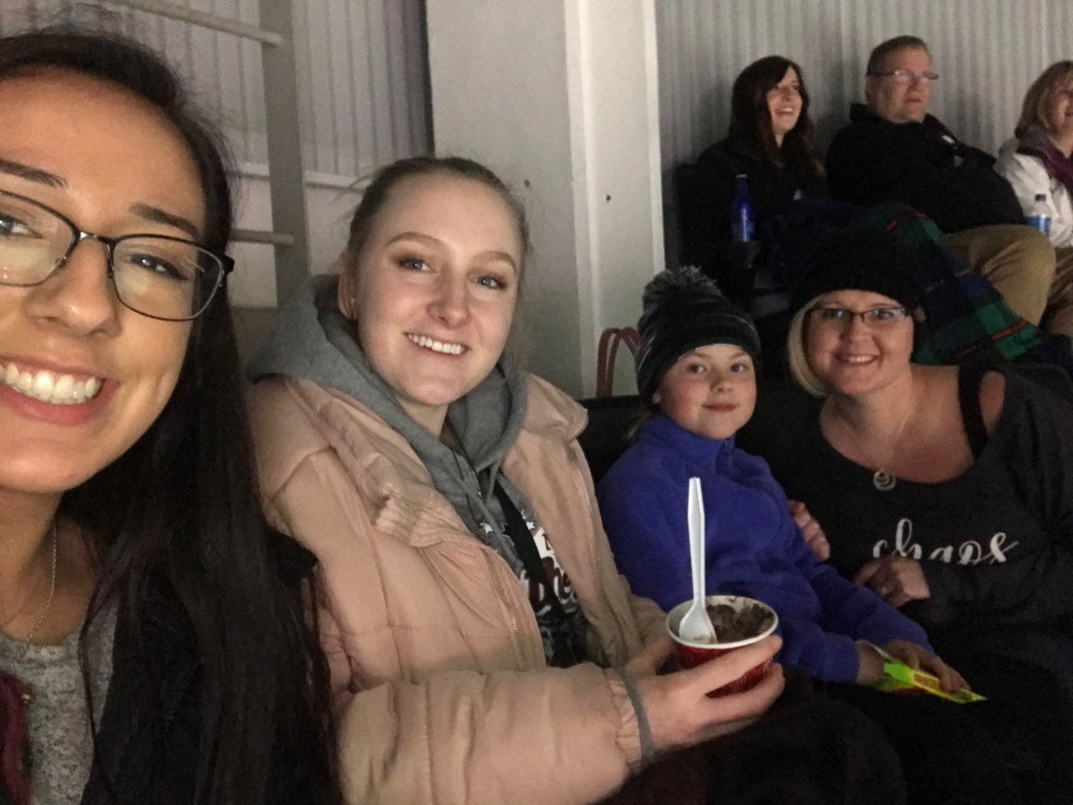 OenerFi's tweet photo. #MaverickUprising #OmahaHKY Go Mavs!! First hockey game for all of us! #GermanExchangeStudent #WelcomeToNebraska https://t.co/a7SjR7TJTW