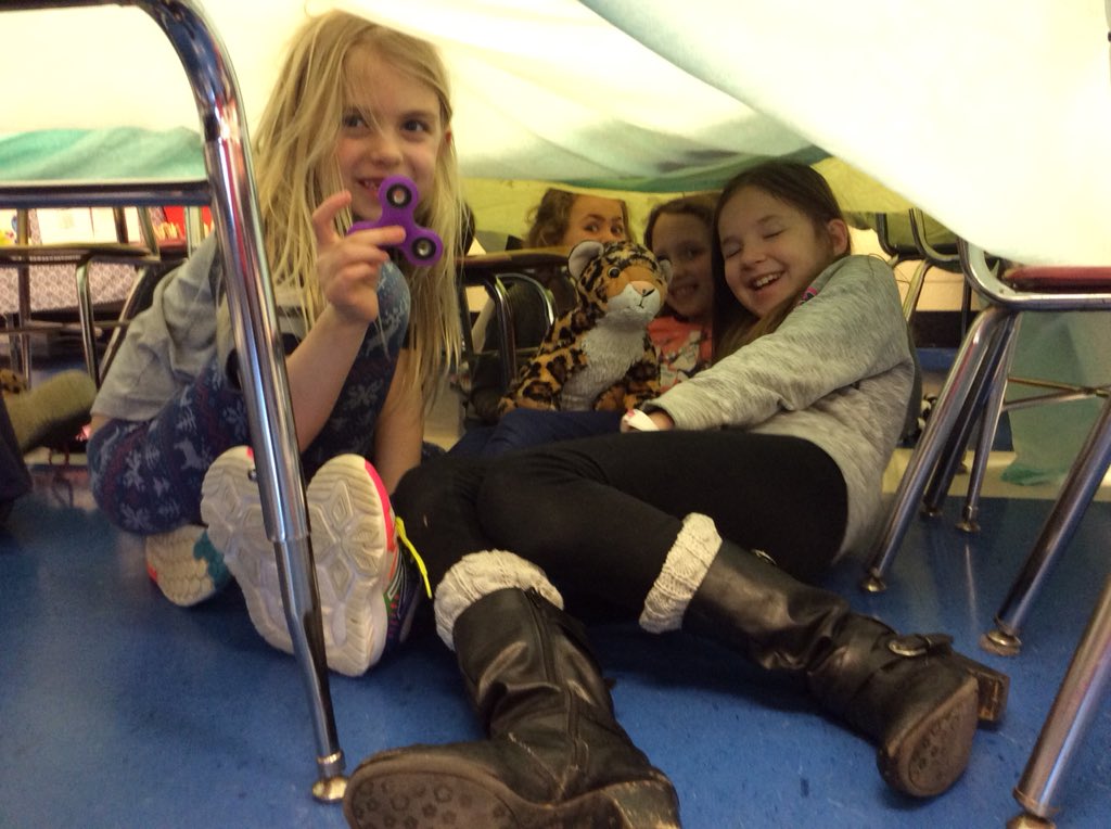 CarrieSpurlock1's tweet photo. Global School Play @GSPlayDay #GSPD2018
The Global Day of Play has started at Stewartstown Elementary School! Fun in second grade https://t.co/GNRpdLoYK3