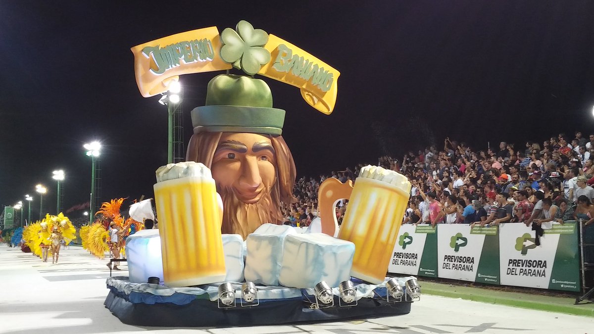 rsudamericana's tweet photo. #RadioSudamericana en los #Carnavales2018 #Ahora en el #NoloAlias #ImperioBahiano 🎭🎭🎭🎉🎉👏👏 https://t.co/nMWhncYgFt