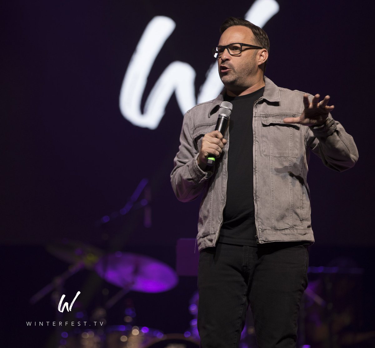 NEWinterfest's tweet photo. “It’s not enough for God to fill this room, he’s gotta fill you” - @tonydstewart 

#newf18 https://t.co/Dmk1jBFiTb