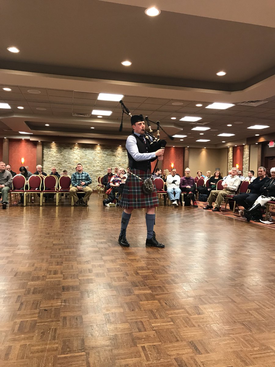 TheMetroCup's tweet photo. Cameron Drummond tuning up for his medley https://t.co/gKfcUj18WW