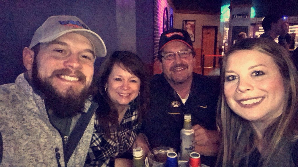 malmcc2's tweet photo. Family time for pop’s big bday! #HowlSTL #HowlTV https://t.co/gdS26oTDwc