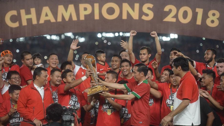 detikcom's tweet photo. Rayakan Gelar Piala Presiden, Persija Konvoi dari GBK sampai Balai Kota Sore Ini https://t.co/kEKe53T8z0 via @detiksport https://t.co/kTUdCAL5xg
