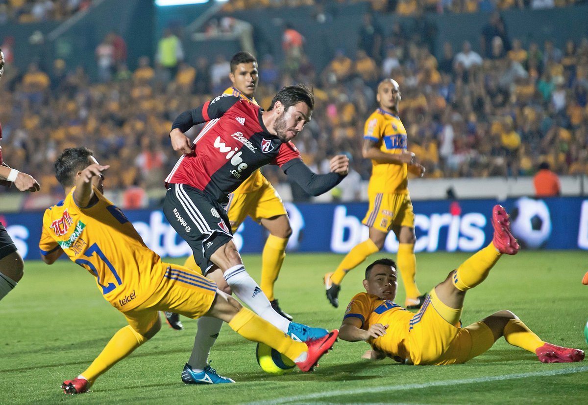 elnorte's tweet photo. Con doblete de @10APG , @TigresOficial vence 2-0 al sotanero @atlasfc luego de 3 partidos sin ganar y también liga 21 juegos sin derrota en el Uni. https://t.co/0gvEqCAlPz