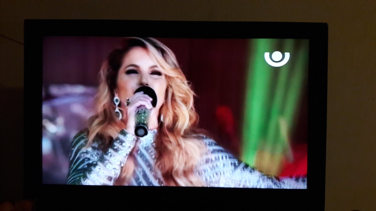 AdrianaBlandon1's tweet image. Qué mujer más bellaaaa en mi tv 😍😍❤🔝 #Lucero38 #LuceroXCanal13 
@VivaNicaragua13