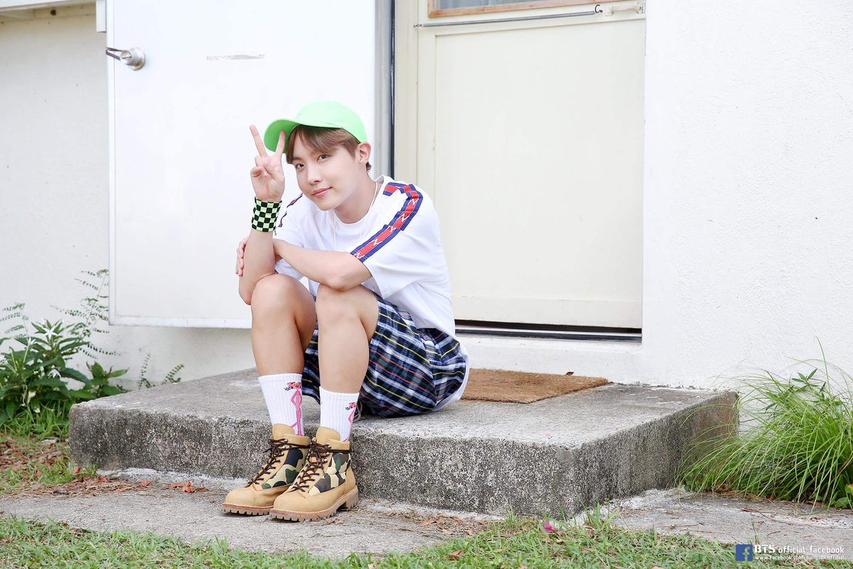 btsxpics's tweet photo. https://t.co/aeFaO9sYjW