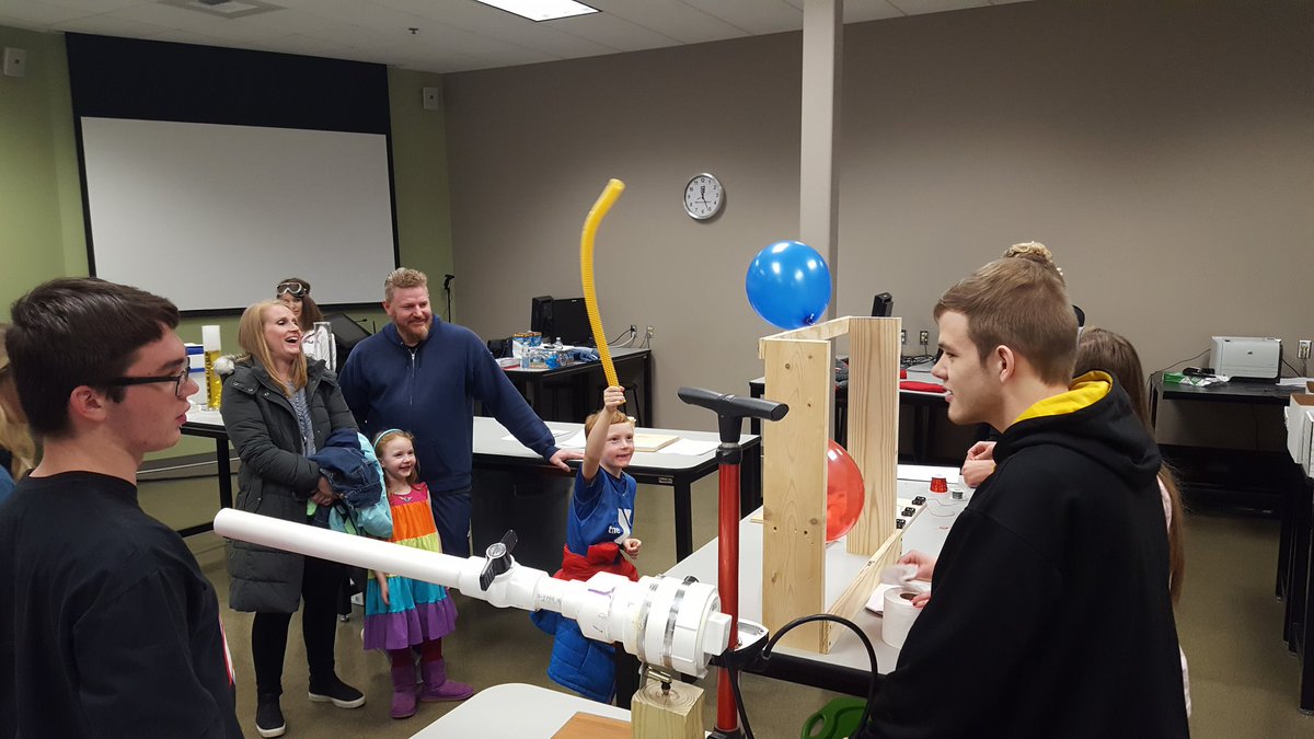 GHS_ScienceTeam's tweet photo. GHS AP Physics at MSU Engineering Day showing off projects for the @DiscoveryCenter and the community. So proud of our Falcons' talent!! @ngcauldwell https://t.co/b8oLj9gOKB