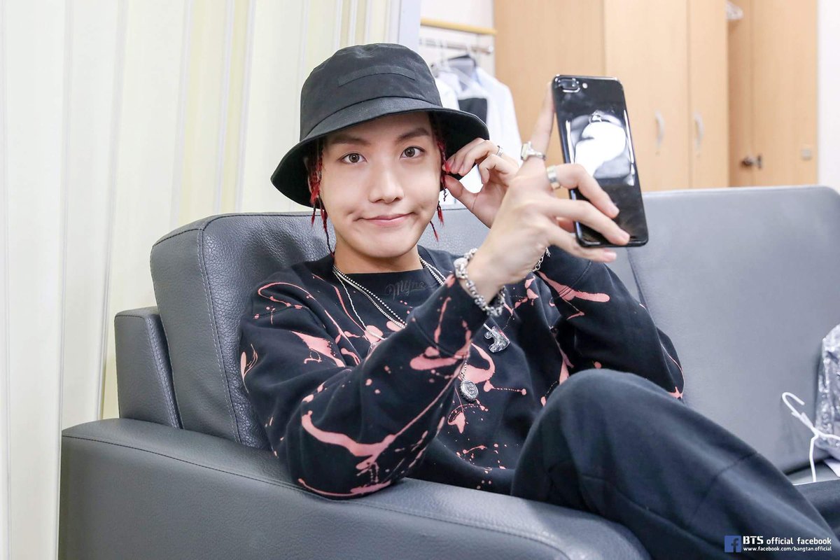 btsxpics's tweet photo. https://t.co/aeFaO9sYjW