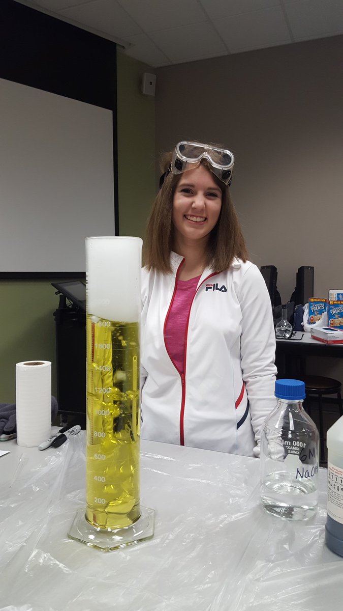 GHS_ChemClub's tweet photo. GHS ChemClub sharing demos at MSU Engineering day. Elephant toothpaste and dry ice rainbow made many smile! @GHS_ScienceTeam @DiscoveryCenter @ngcauldwell @MissouriState https://t.co/klk148Vu1z