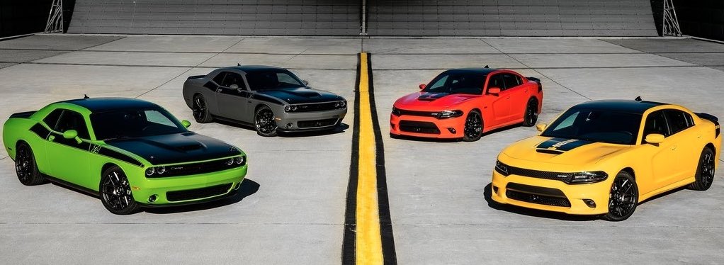 MoparMexico's tweet photo. Dos de las versiones icónicas de #Dodge están de regreso. El #ChargerDaytona y el #ChallengerTA vuelven para dominar las calles #PoderMopar https://t.co/DaslmlG4dm https://t.co/FGZ7vV9K5s