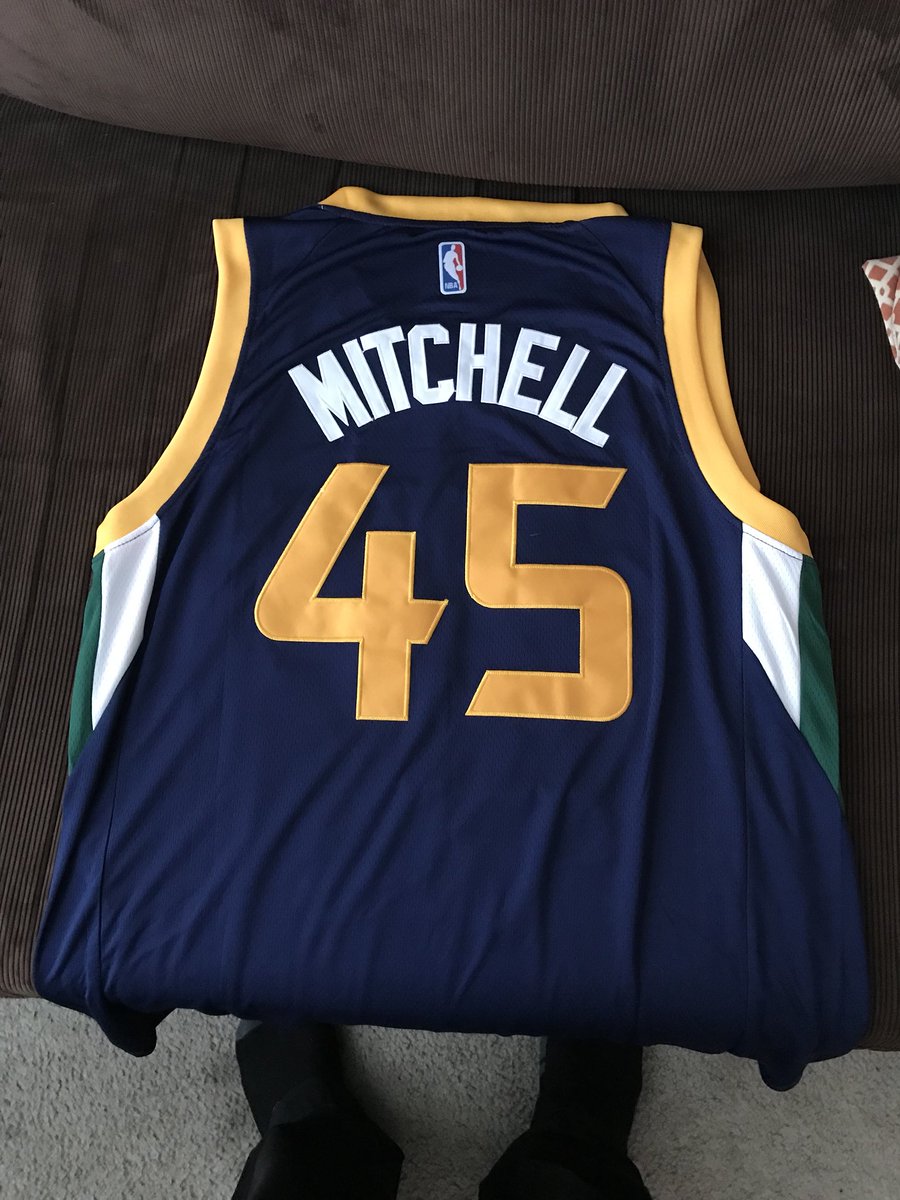 UofLMacker13's tweet image. #L1C4 @spidadmitchell #slamdunkchamp