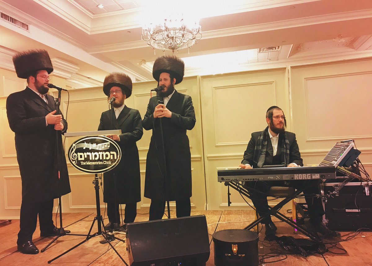 Mezamrimchoir's tweet photo. #gutvuch
At a annual #MelaveMalka in bp
Music by #dovidkish
@srulysmusic @MechyMiller https://t.co/oPV5epk0af