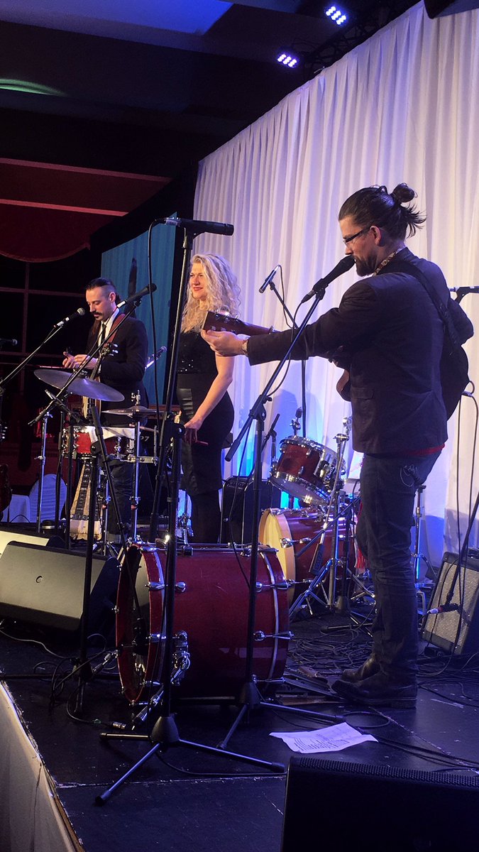 RocktheDock2018's tweet photo. @RedMoonRoad is wowing us all with their soulful beats 🎶 #dragthered https://t.co/y4G6tfYXtq