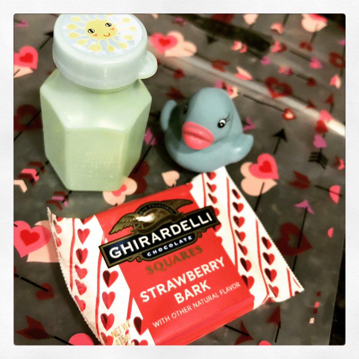 5hel2l2y's tweet image. adorable gift from @robotsrfun2 because february is made for love, bubble baths, n chocolates || #GirlsInSTEM #KidsLearningCode