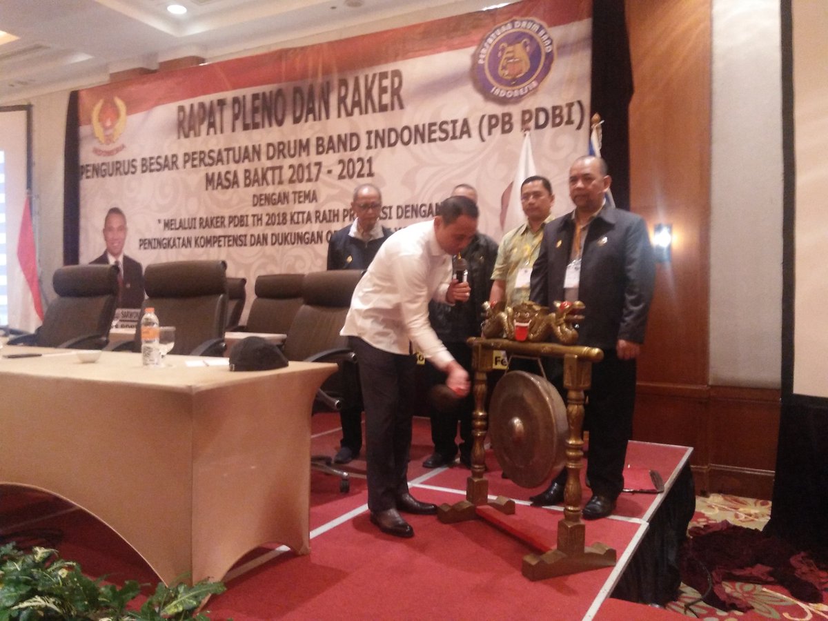 pdbipusat's tweet photo. Rapat Kerja dan Rapat Pleno PB PDBI masa bakti 2017-2021 https://t.co/QfzSD3SkdR