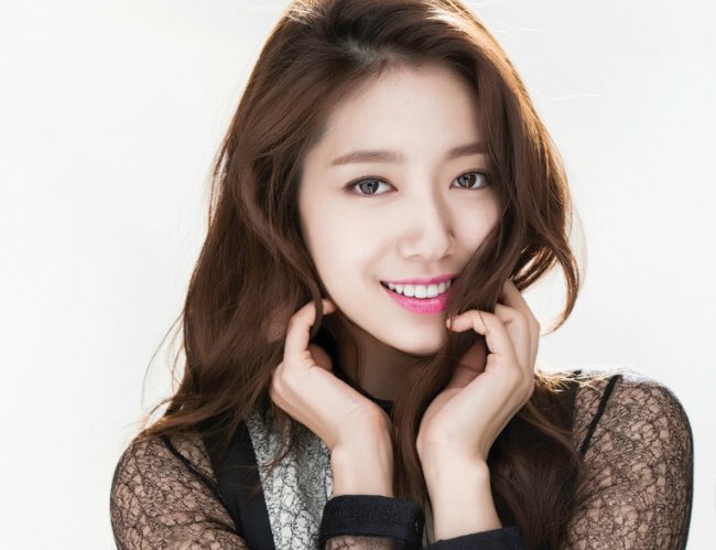 Happy 28th birthday to this kickass doctor and pinocchio girl, Park Shinhye!  