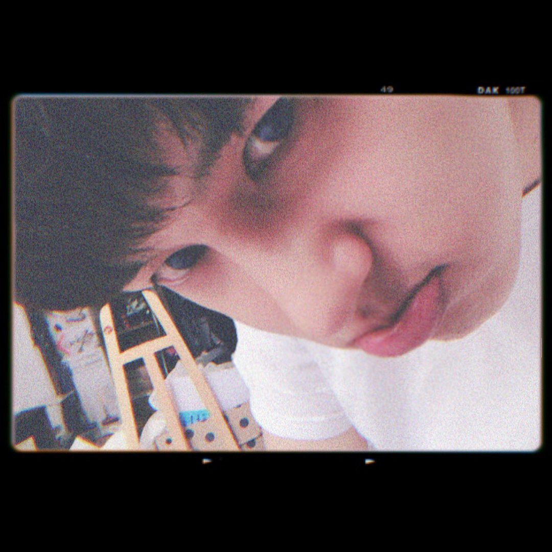 vixxsnaps's tweet photo. [KEN INSTAGRAM(3P)] keken_0406: 앙뇽.

#켄 #뵬뷫애기들 #셀스타그램 #필름 #너무 #가까워 #부끄뎌 #헤헷 https://t.co/2RQ9wL6RBx #kpopsnaps https://t.co/Pllqh2hzFS