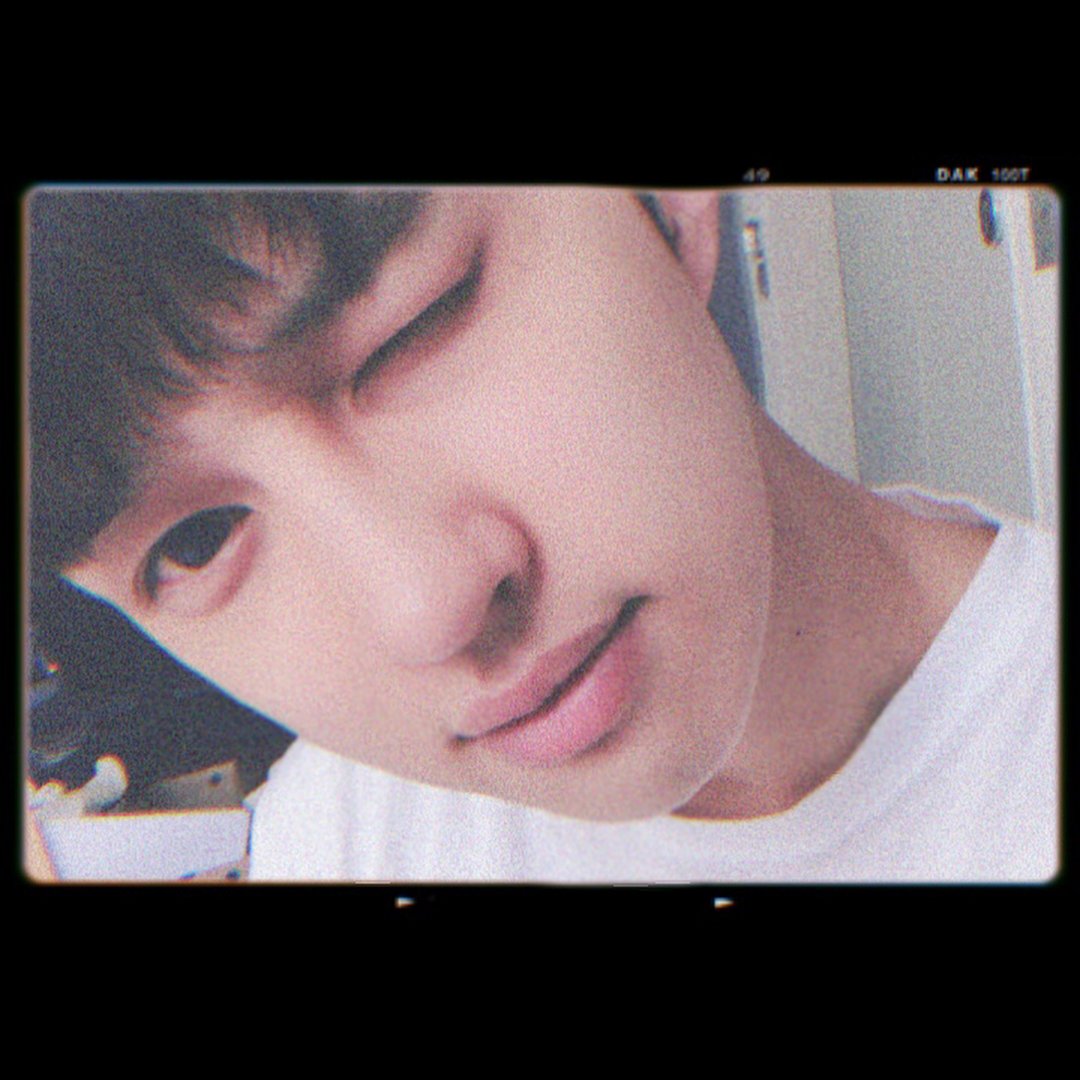 vixxsnaps's tweet photo. [KEN INSTAGRAM(3P)] keken_0406: 앙뇽.

#켄 #뵬뷫애기들 #셀스타그램 #필름 #너무 #가까워 #부끄뎌 #헤헷 https://t.co/2RQ9wL6RBx #kpopsnaps https://t.co/Pllqh2hzFS