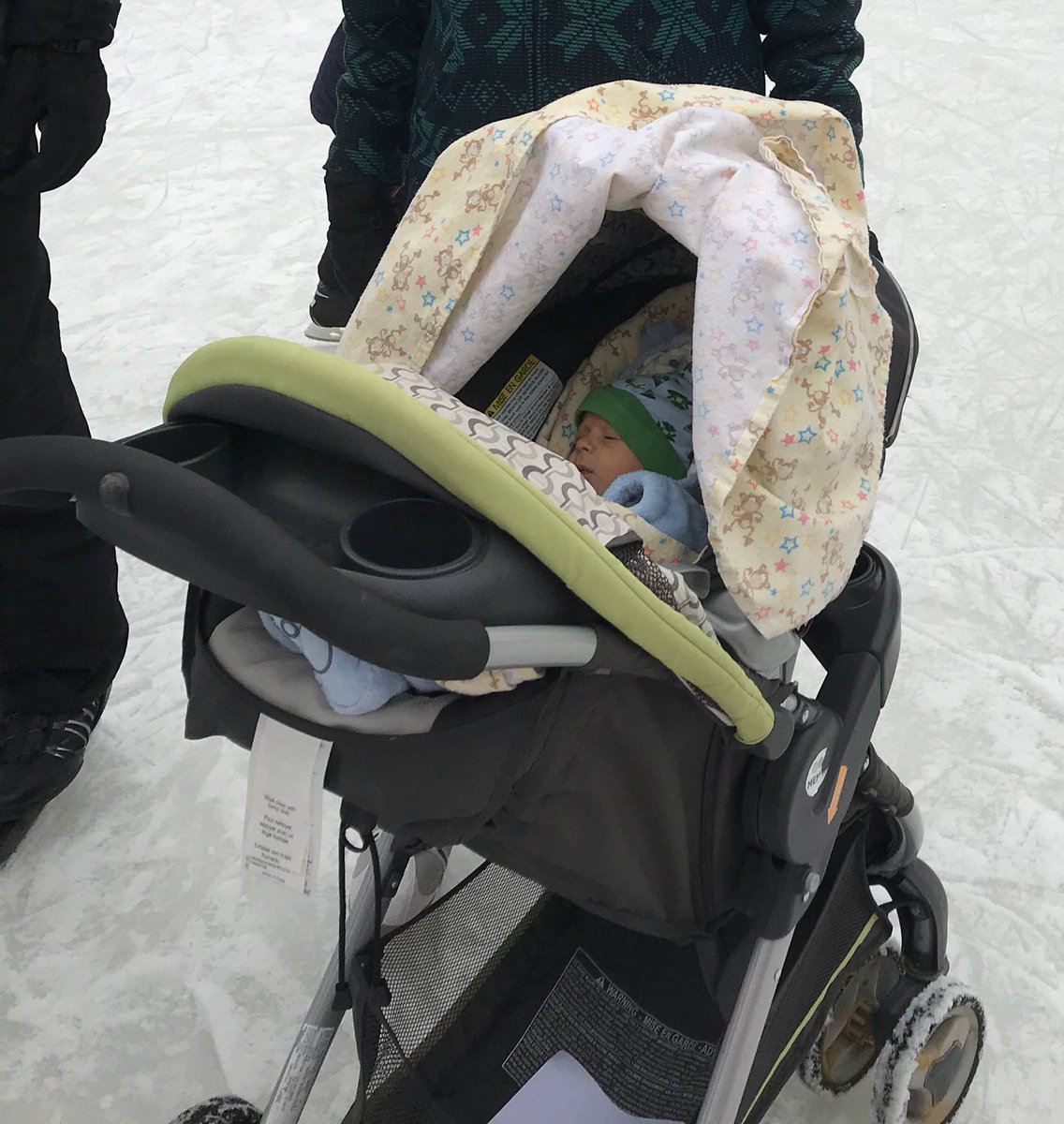 OttawaMaryJ's tweet photo. I must be feeling better cuz I finally made it onto the @NCC_Skateway this season #BetterLateThanNever #Winterlude2018 #5weeksold #babysfirsttimeoncanal https://t.co/zux8x7dpUc