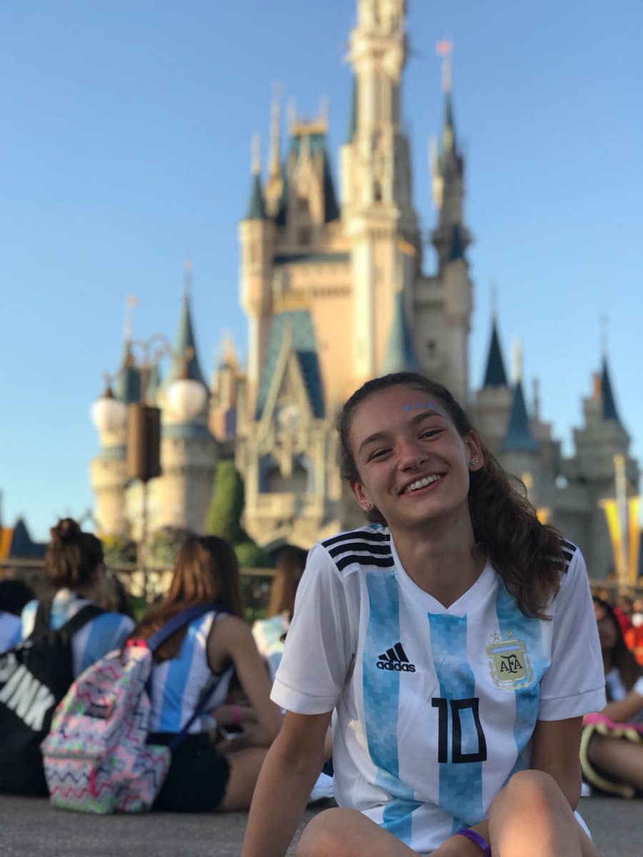 saulisss's tweet image. Juli Gomez Nunca pierdas esa hermosa sonrisa.... me encanto esta foto 😍😍😍#funtimefebrero2018