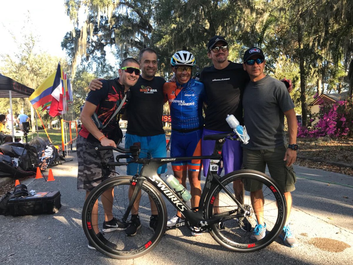 jcandradeo's tweet photo. Les presento a los que hacen que todo sea posible:  La Tripulación.  Will Vargas (@PataCoach), German Pinto, Mauricio Salazar (@Renhacer)y Jose Dionisio Vargas.
No hay palabras para agradecerles.  Gracias, Gracias, Gracias !!! https://t.co/tyBUWxErG3