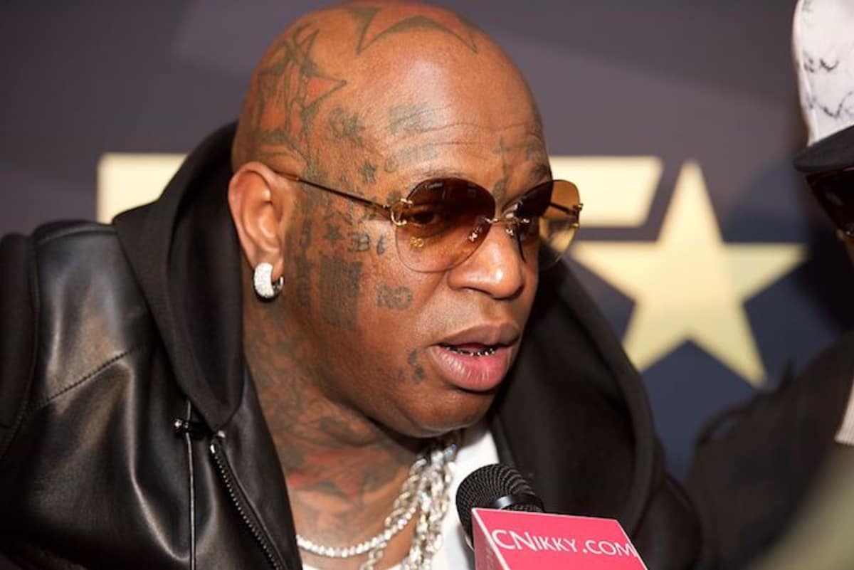 BlizzProdigy's tweet photo. Why Gale Rigobert looking like Birdman? https://t.co/FGJ9YKz0uE