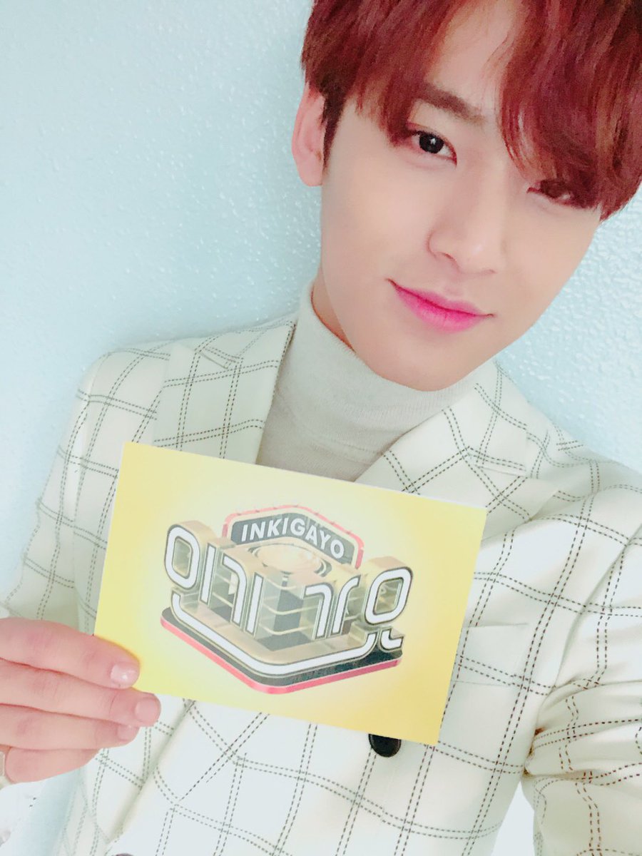 [17’S] 인기가요의 멋진 MC로 등장한 민규의 스페셜한 무대부터 1000일까지 함께 달려와준 캐럿들에게 진심을 다해 전한 고맙다 무대까지! 우리가 함께한 1000일, 앞으로 함께할 더 많은 날들에 오늘도 고맙다! 캐럿들 고맙습니다 💙💎💖 #세븐틴_천일을_축하해 #캐럿들_천일을_축하해