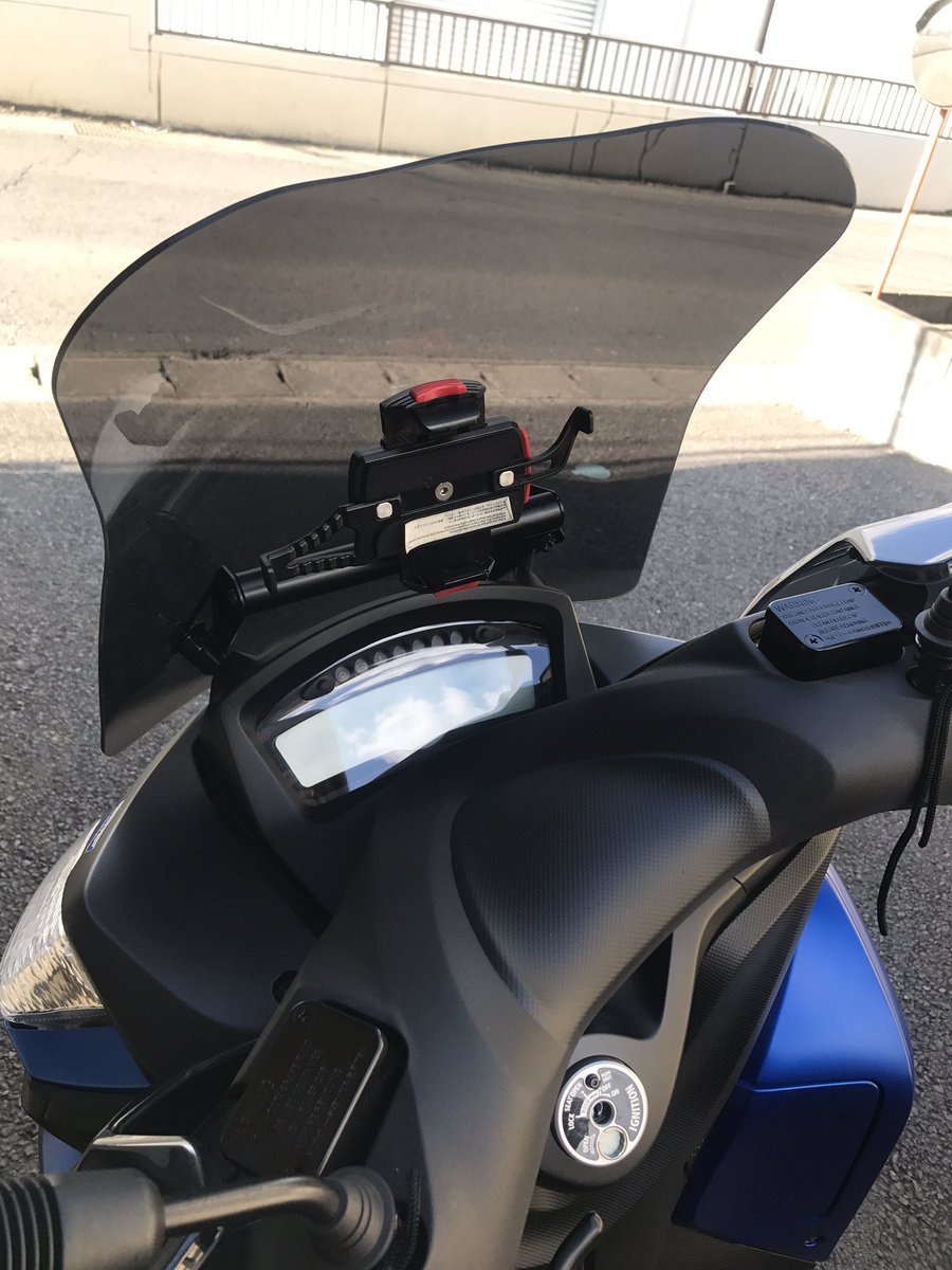 sonia_edmond's tweet photo. #tricty155
wwのスクリーンに、マウントバーを追加装着!
スマホホルダーは、自転車で使ってたミノウラのを流用
暫く屋外放置してたので、ロック機構が不調だったのでシリコンスプレーでお掃除
早めにramマウントシステムにしたいところ https://t.co/c3xkUZeXY3