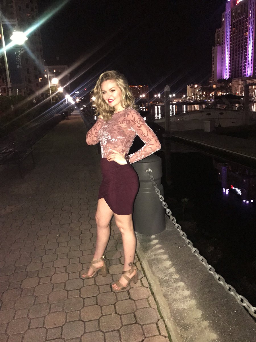 taylorr_218's tweet image. Nasty 19💋🌹 #Feb18th