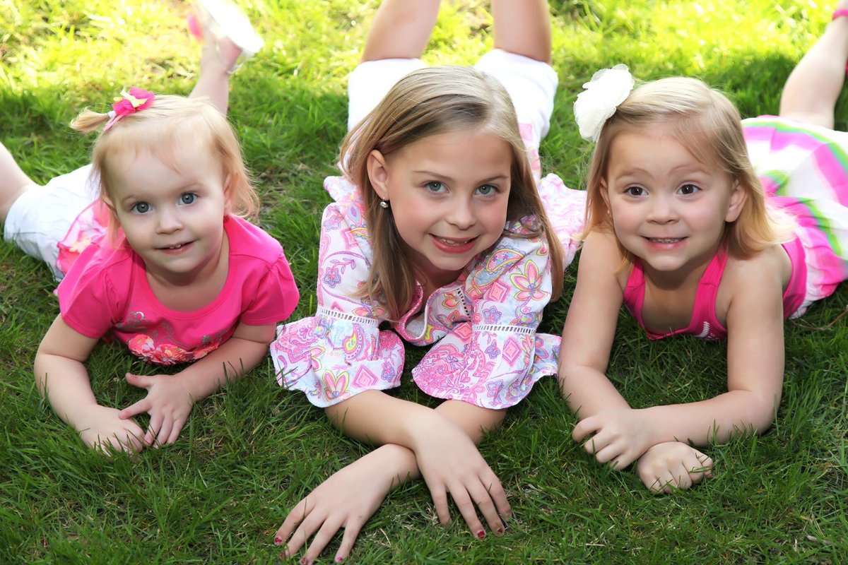 WelshPhotowelsh's tweet photo. Spring is just around the corner. We will be running a Special for families and Children. $50 outside location. No sitting fee EVER. Call me @740-252-9220 to get on our waiting list. https://t.co/ITlszJygPw