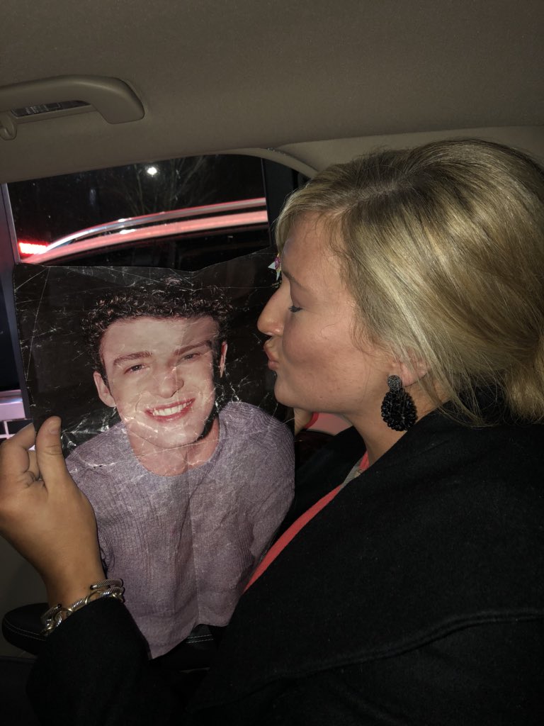 mk_joyner's tweet photo. Just a late night sesh with @jtimberlake ! #2000flashback https://t.co/uqZERQkAQe