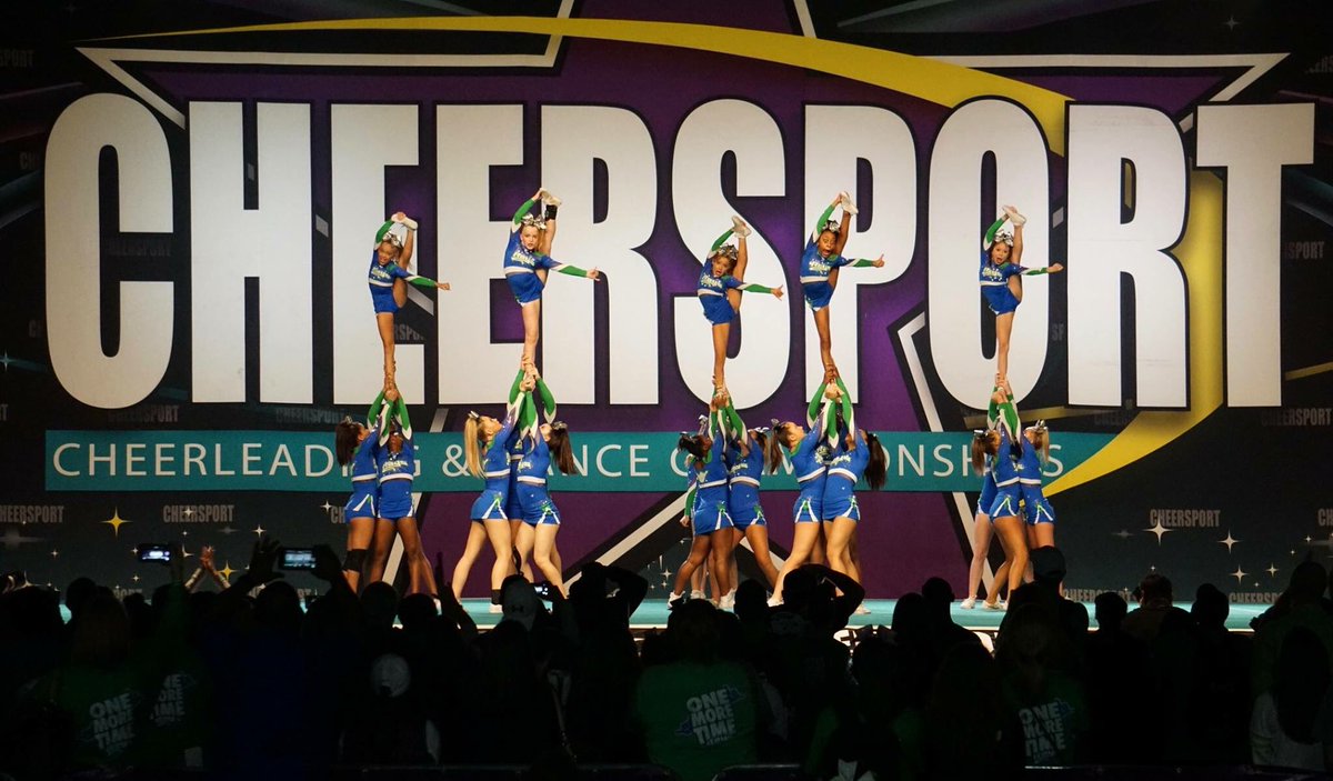 Chromie’s are ready to bring it on Day 2! 💙💚