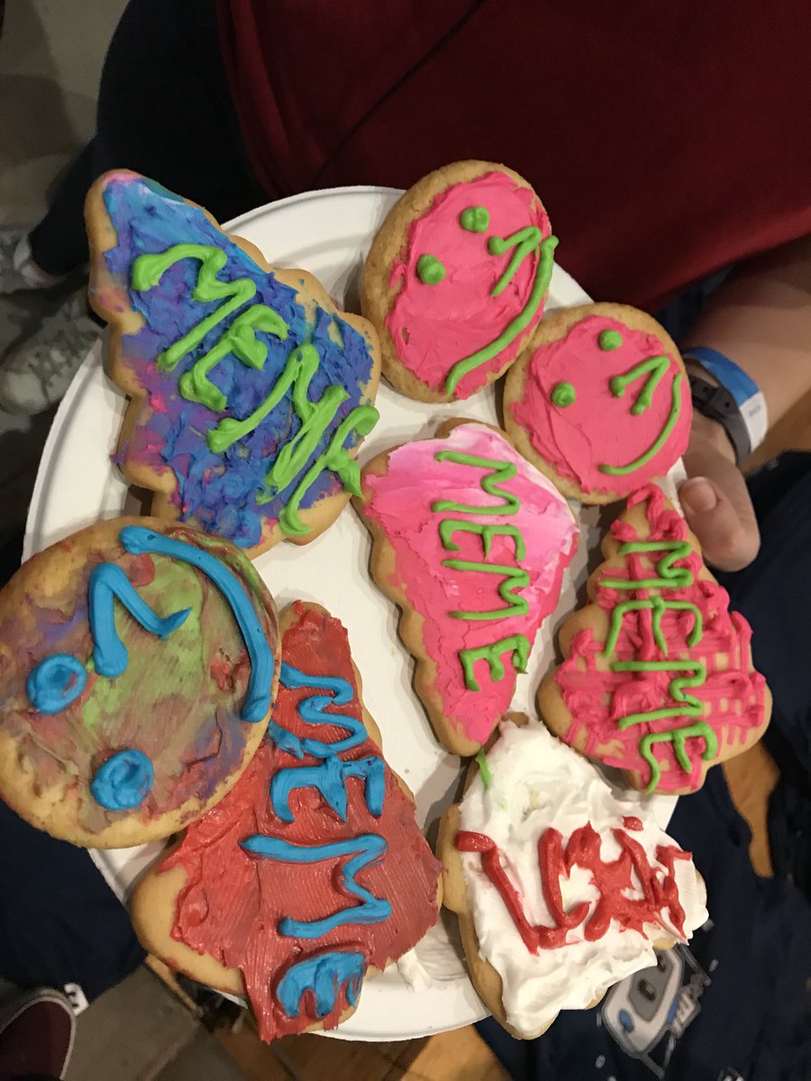 TheNickWalsh's tweet photo. Stoked to see my favorite flavor of cookies here at @hackwithtrees #Treehacks2018 https://t.co/w69vqOeizN
