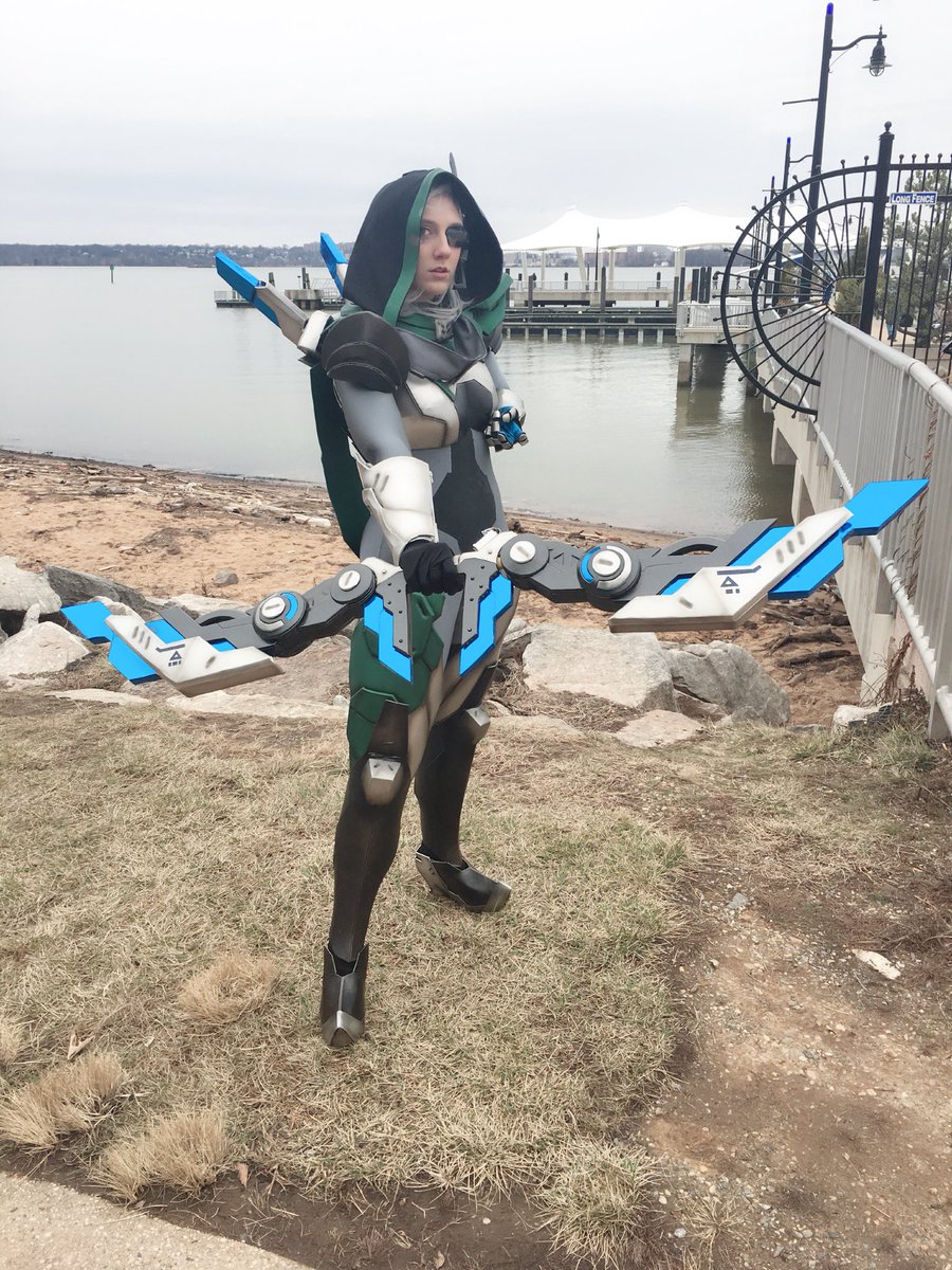 Riotswimbananas's tweet photo. Quick shot of the amazing #PROJECTAshe #Cosplay I got to wear today. It was made by the incredible artist Arzeroth1 on instagram. Check him out!!! https://t.co/eEBLrQDsot https://t.co/TAPP4O2dDQ