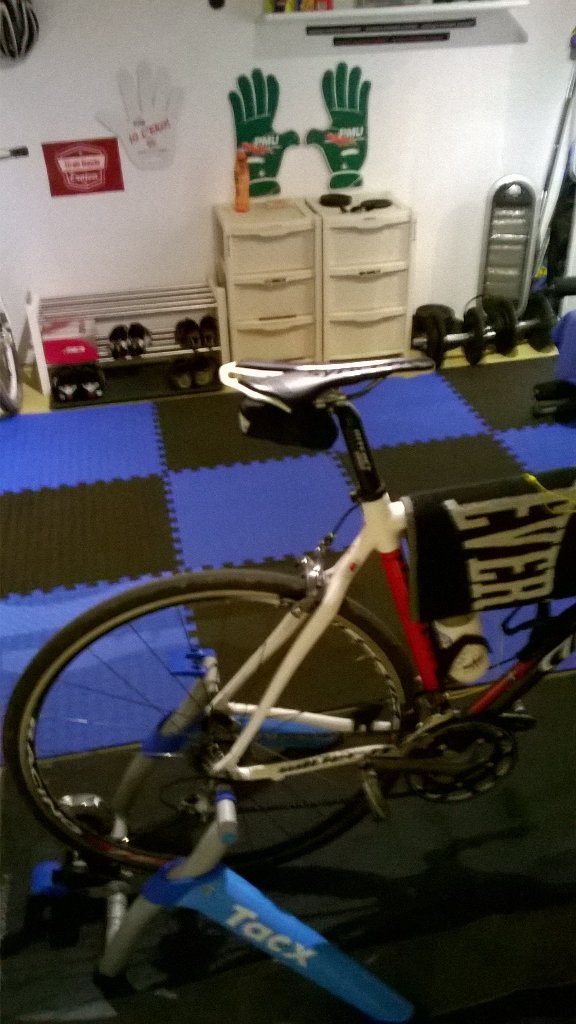 Bertini70's tweet photo. Oggi invece di cinque ore di bici toccano cinquanta minuti di rulli #chevitagrama... 😊😊😊 https://t.co/yrZlmTkGsV