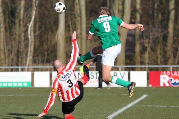 VV Leiden is rode lantaarn eindelijk kwijt, leidenamateurvoetbal.nl/?p=61064