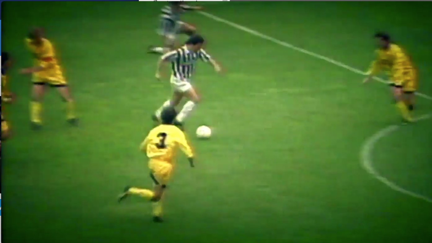 He\s 5  1  today! Many happy birthday returns to Roberto Baggio!   